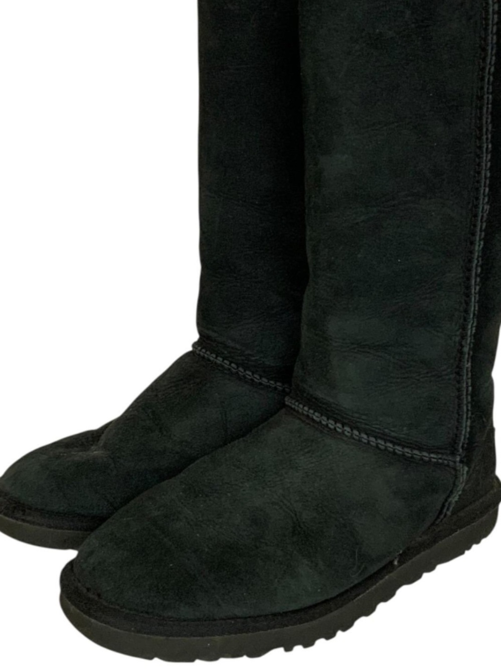 UGG black tall leather boots with shearling interior.
Winter final clearance🌹🌸